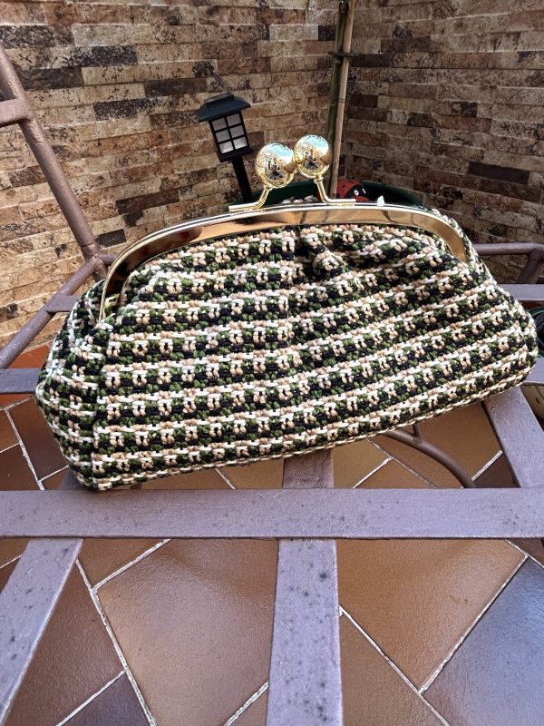 Bolso estilo monedero clásico - Imagen 2