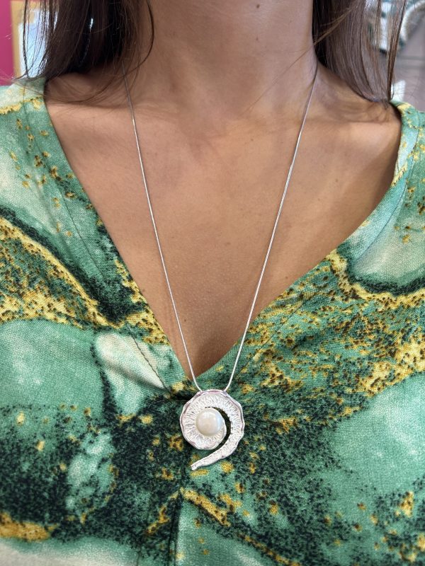 Collar perla caracola