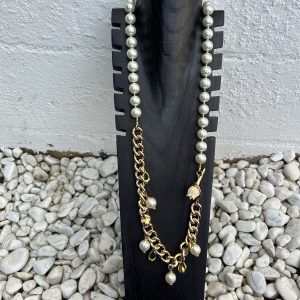 Collar Flor Carolina Olivares