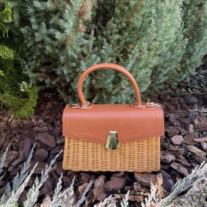 Bolso de cóctel marrón tipo canasto