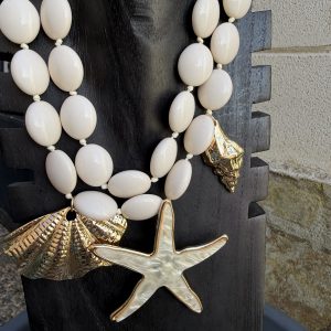 Collar veraniego Alex Max estrella de mar en blanco roto