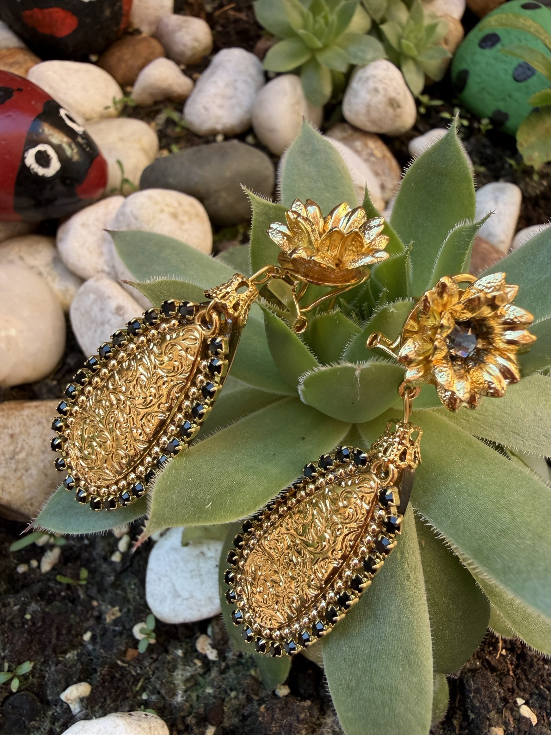 Pendientes dorados Artesanía Carvajal - Imagen 2