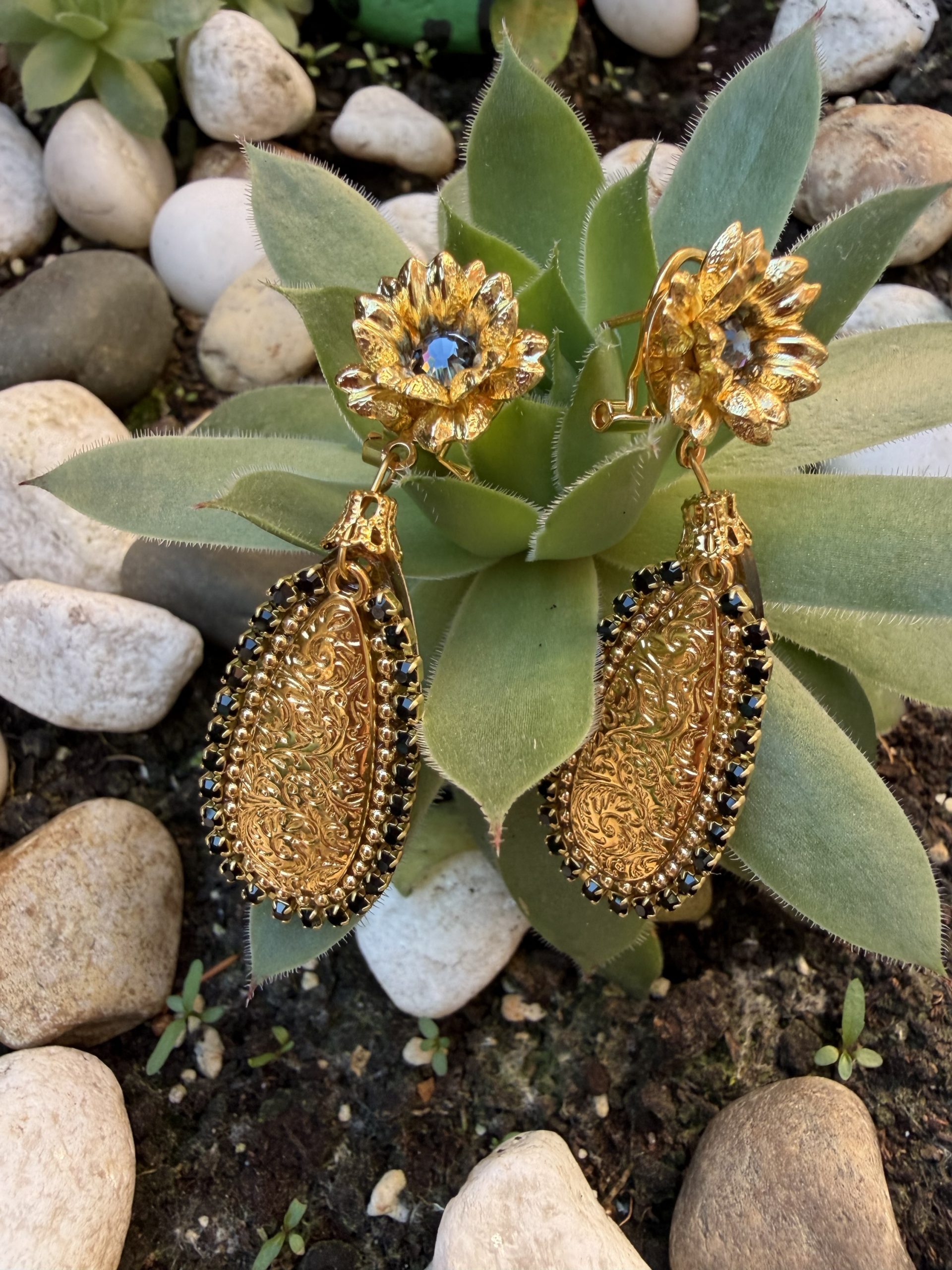 Pendientes dorados Artesanía Carvajal - Imagen 5